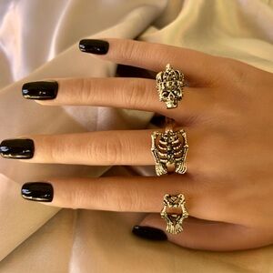 Skeleton Queen Multi-Finger Ring